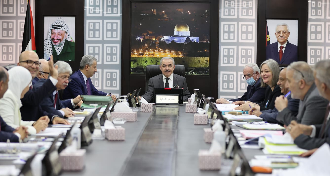 مجلس الوزراء الفلسطيني يتخذ قرارات مهمة.. تحديد عطلة عيد الفطر من بينها