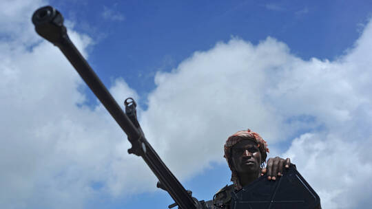 الصومال.. مقتل أكثر من 60 من مسلحي حركة الشباب في انفجار قنبلة أثناء تجميعها