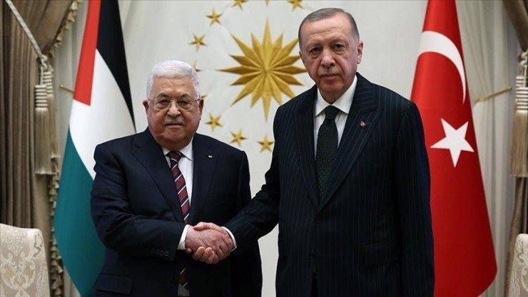 الرئيس عباس يعزي أردوغان بضحايا الزلزال في تركيا