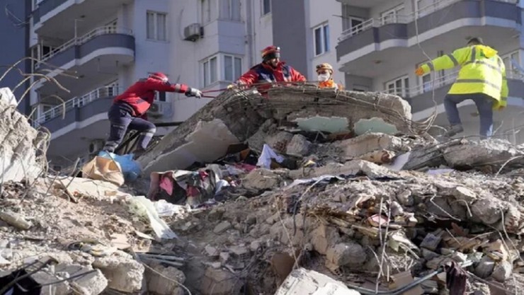 مقتل 3 أشخاص وإصابة 343 آخرين في سوريا وتركيا جراء الزلزالين الجديدين