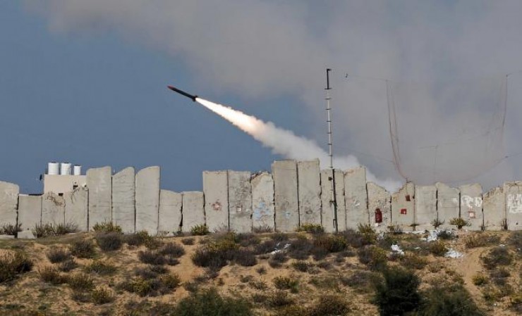يسرائيل هيوم: محاولة تطوير الصواريخ في الضفة الغربية هما إيران وحماس
