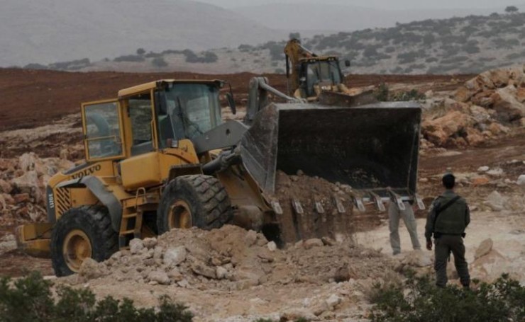 قوات الاحتلال تجرف 40 دونما من أراضي كفر الديك وتقتلع 300 شجرة