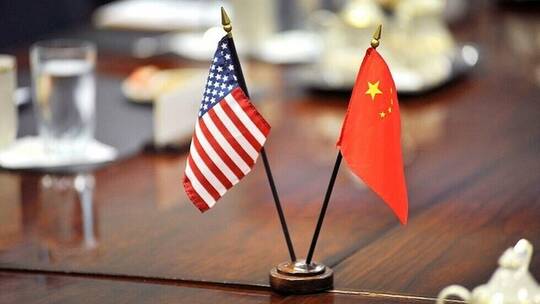 الصين تتهم الولايات المتحدة بالسعي لإعادة العالم إلى 
