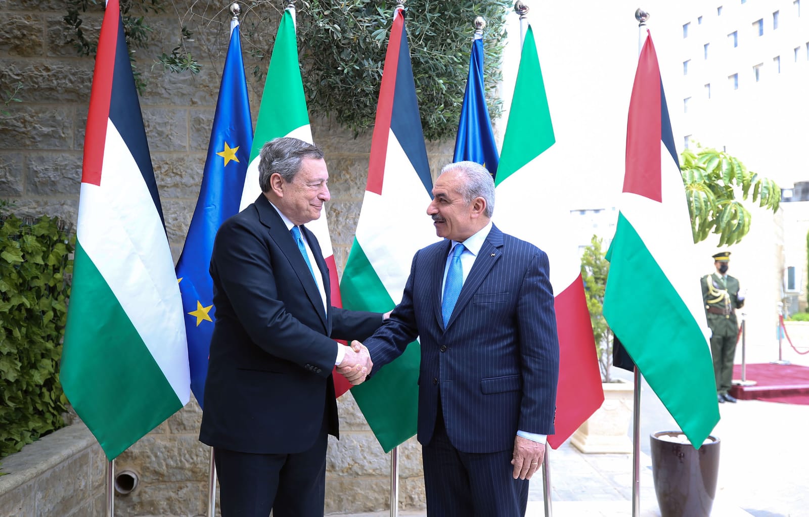 تفاصيل لقاء رئيس الوزراء الفلسطيني مع نظيره الإيطالي