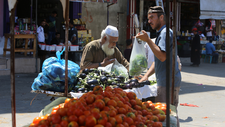 مع حلول العيد.. الأزمات الاقتصادية الفلسطينية تتواصل