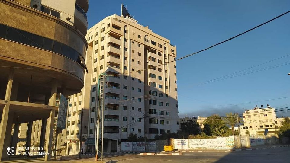 طائرات الاحتلال تستهدف برج مشتهي 