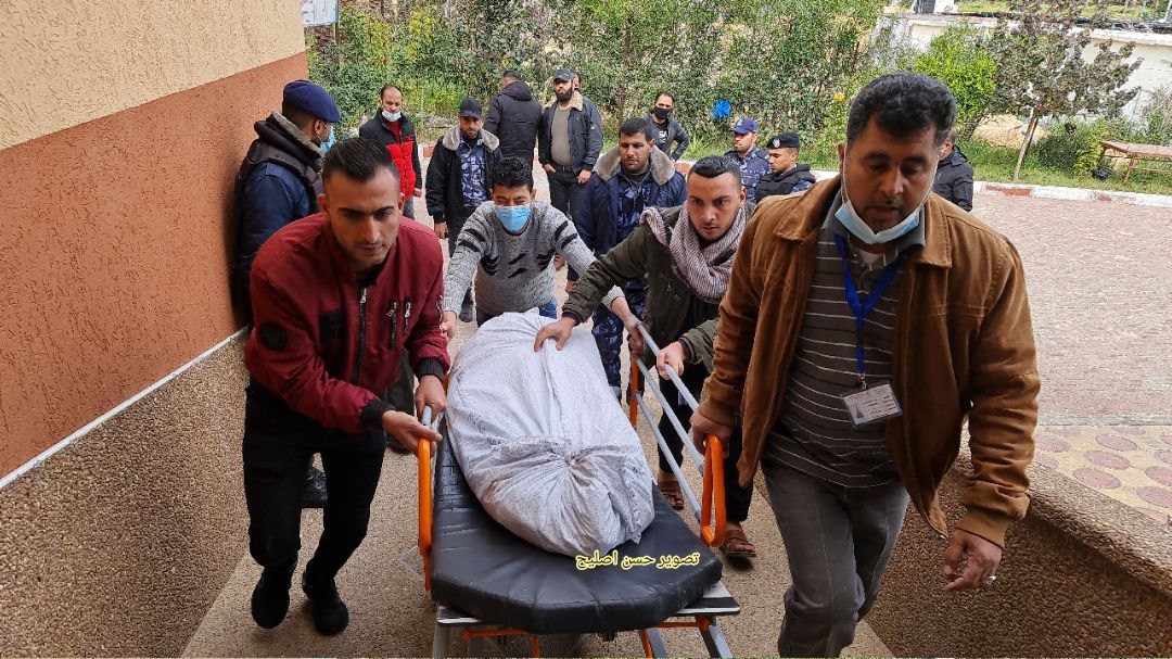 مركز حقوقي يدين مقتل ثلاثة صيادين بقذيفة في عرض البحر والقسام يحقق