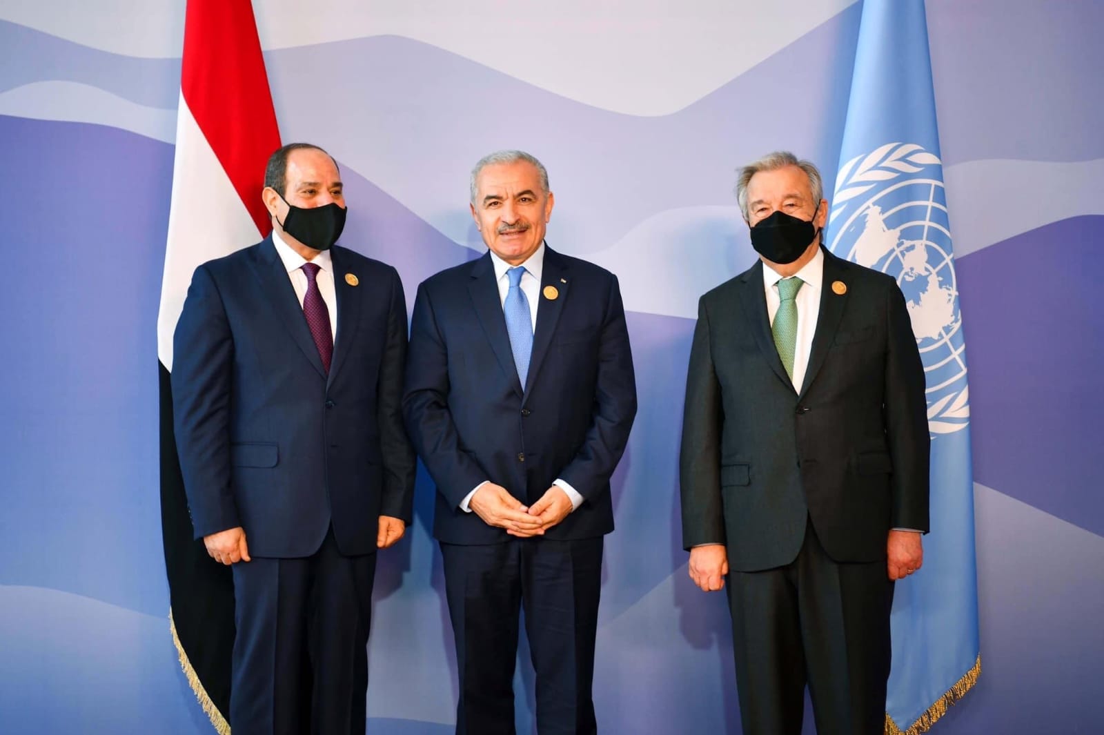 رئيس الوزراء الفلسطيني يشارك في قمة المناخ في شرم الشيخ (صور) 