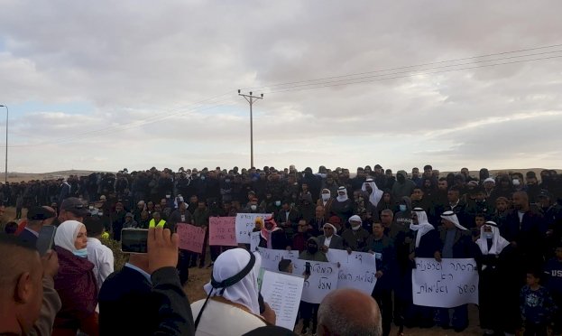 النقب: تظاهرة احتجاجية في قرية أبو تلول ضد اعتداءات الشرطة الإسرائيلية