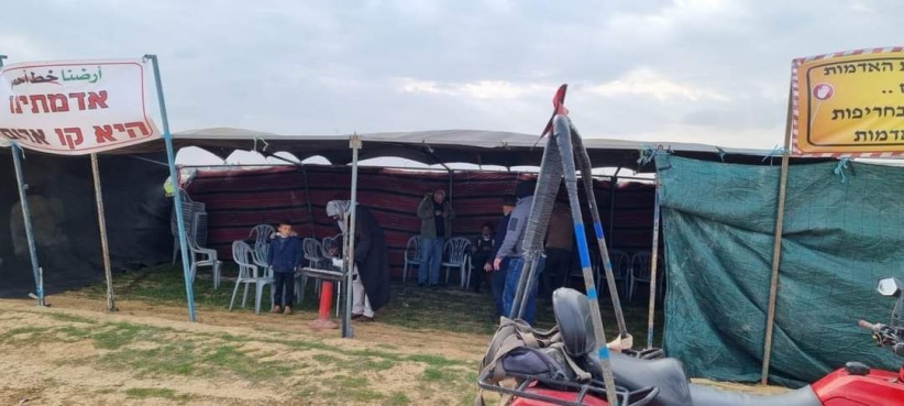 السلطات الإسرائيلية تسلم عائلة الهزيل إخطارا لإزالة خيمة الاعتصام في النقب