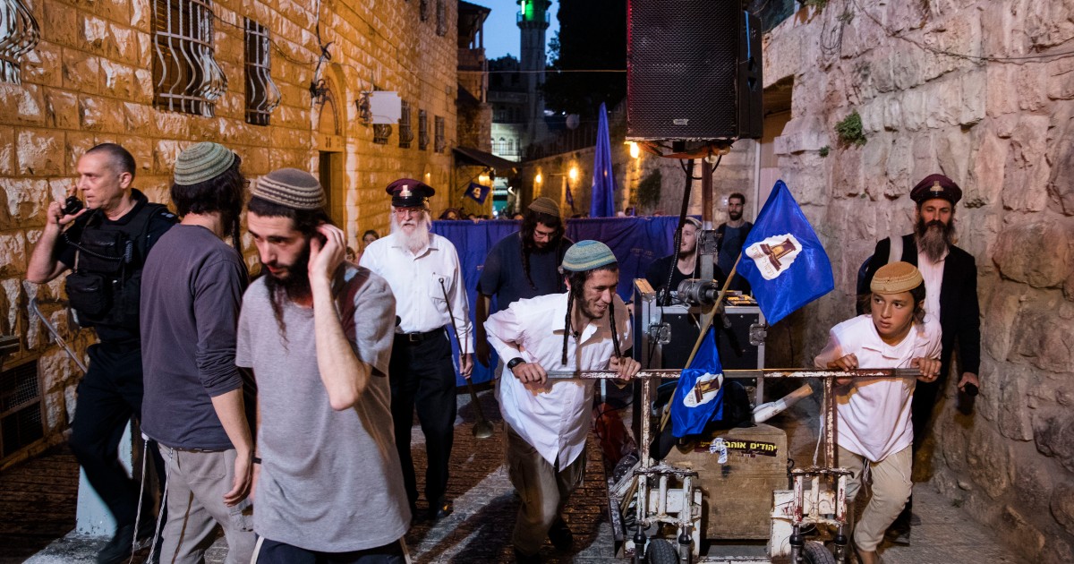 شاهد: مسيرة استفزازية للمستوطنين في زقاق القدس القديمة