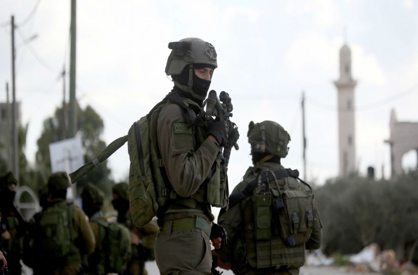 إقالة ضابطين بالجيش الإسرائيلي وتوبيخ قائد كتيبة بعد مقتل مسن فلسطيني