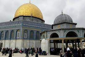 قوات الاحتلال تبعد مقدسيا عن المسجد الأقصى المبارك