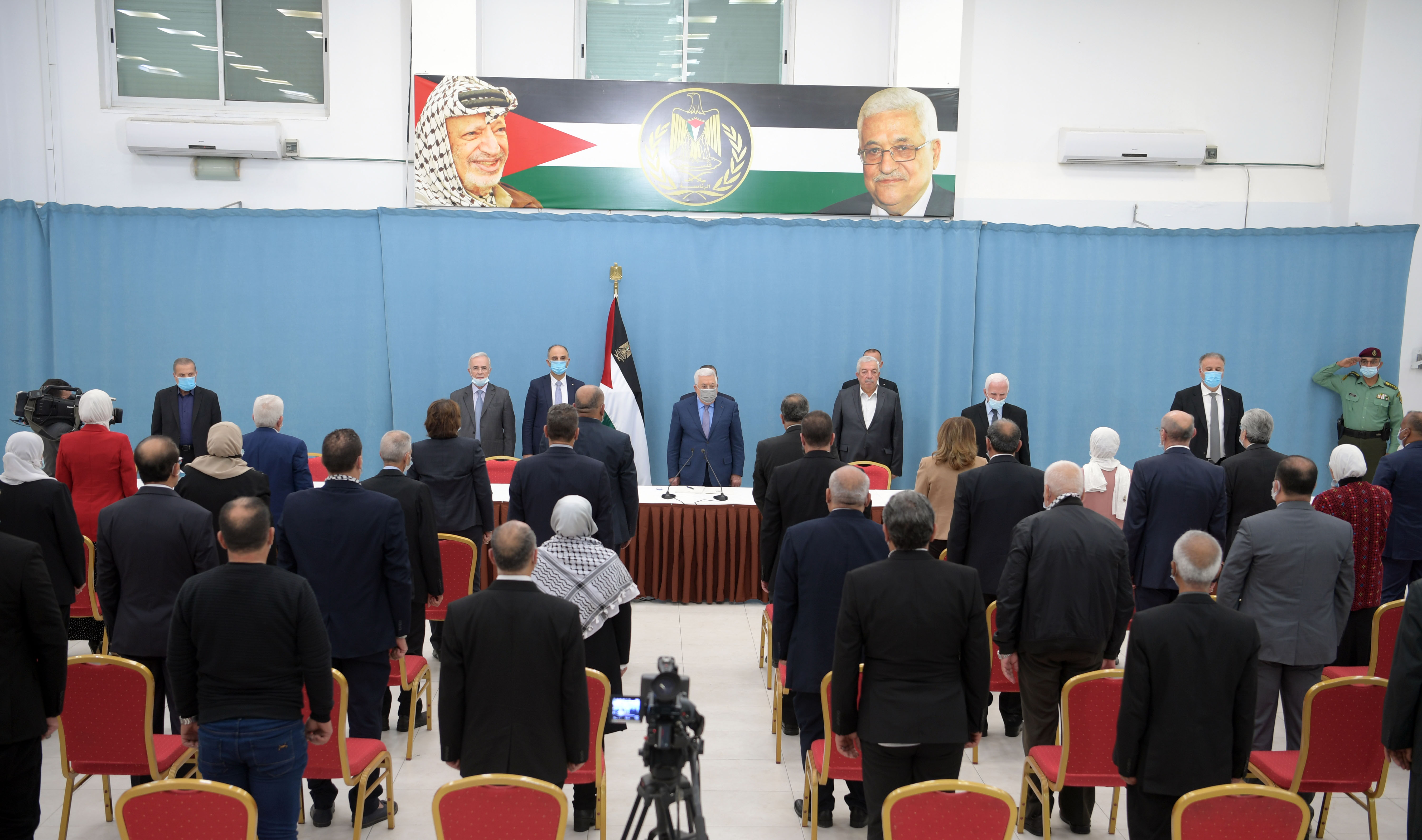 الرئيس عباس يستقبل أمناء سر وأعضاء أقاليم حركة 