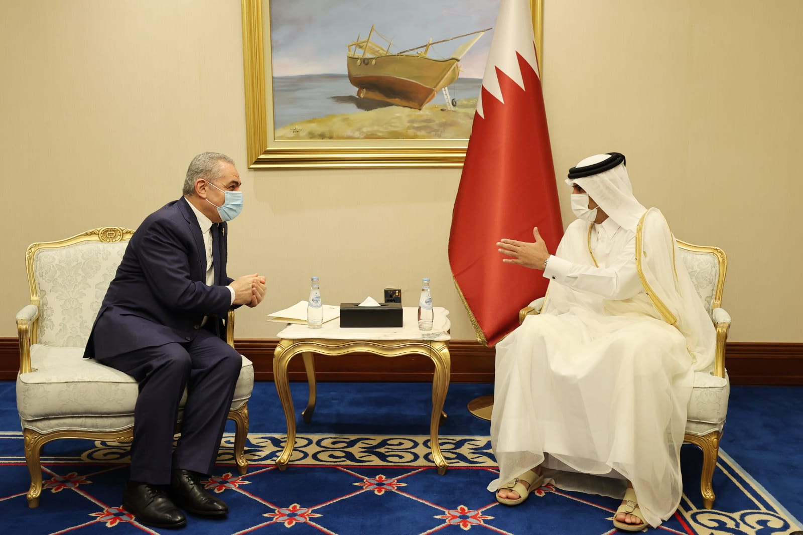 رئيس الوزراء الفلسطيني يلتقي نظيره القطري في الدوحة