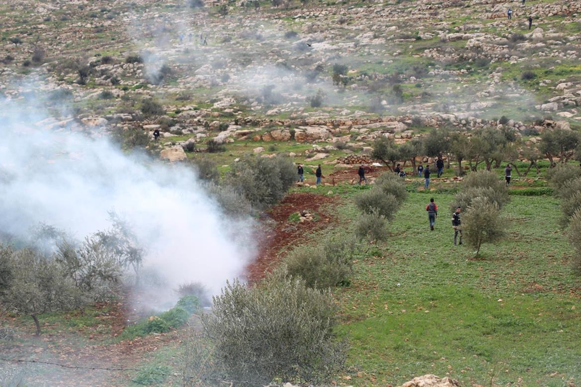 إصابات بالرصاص المعدني والاختناق بمواجهات مع الاحتلال في بيتا وبيت دجن