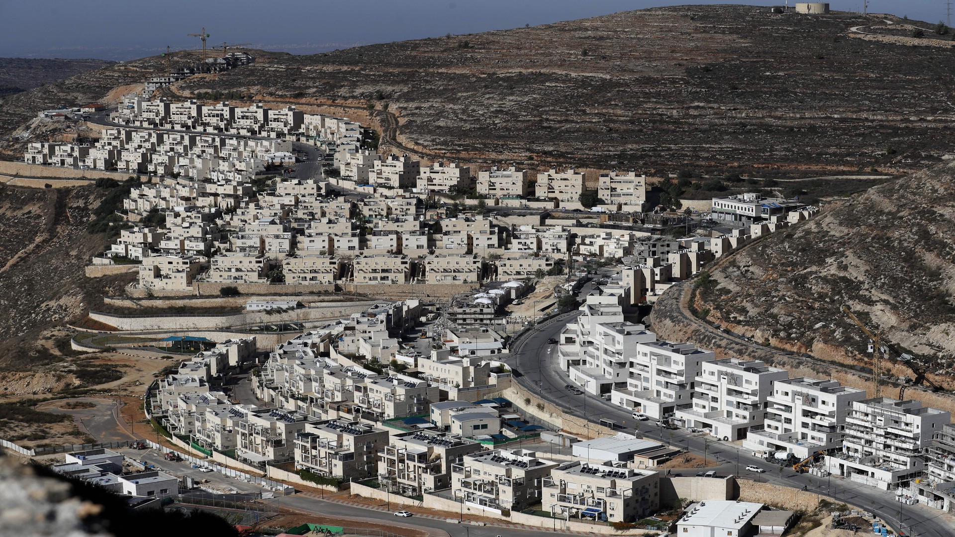 الاحتلال يصادق على مخطط لبناء مئات الوحدات الاستيطانية شمال القدس