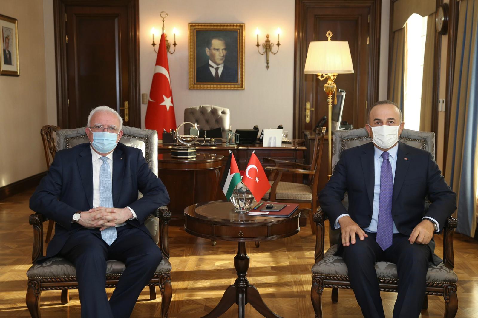 تفاصيل لقاء الوزير المالكي مع نظيره التركي