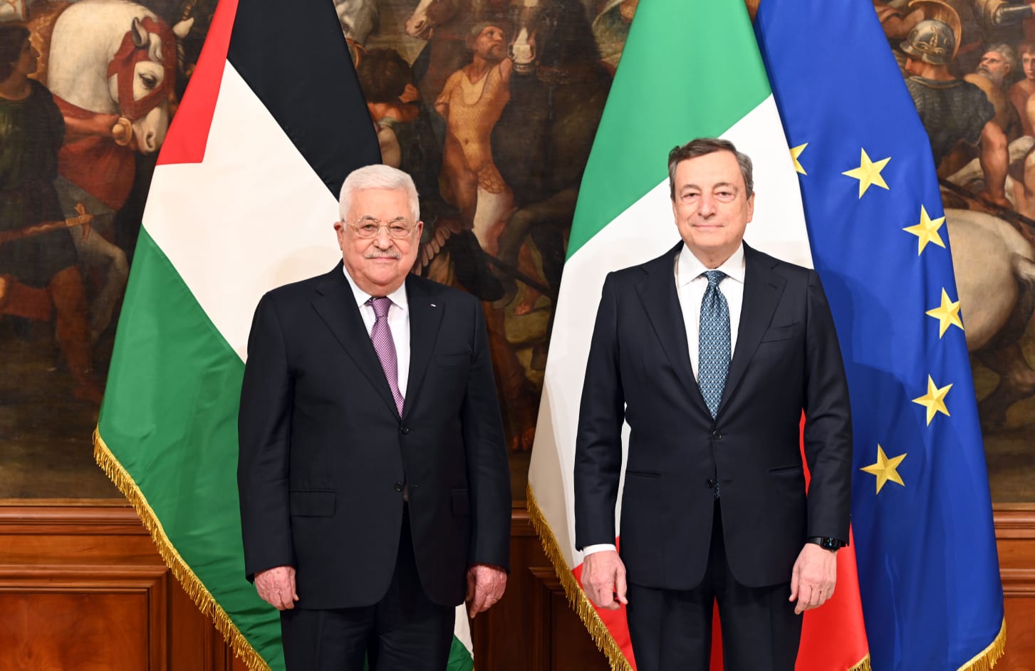 الرئيس عباس يجتمع مع رئيس وزراء إيطاليا