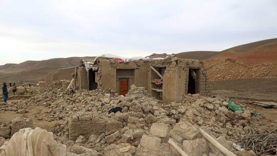 مئات القتلى جراء زلزال يضرب ولاية كتيكا جنوبي شرق أفغانستان (فيديوهات + صور)