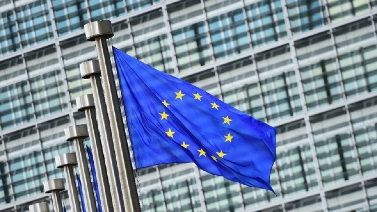 المفوضية الأوروبية تدعو دول الاتحاد لإمداد أوكرانيا بالأسلحة على وجه السرعة