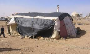 الاحتلال يفكك خيمة سكنية ويستولي عليها جنوب الخليل