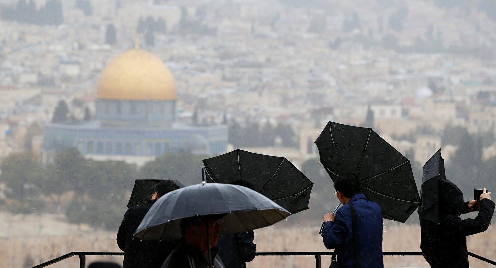 طقس فلسطين: أجواء باردة وأمطار متفرقة مساءً