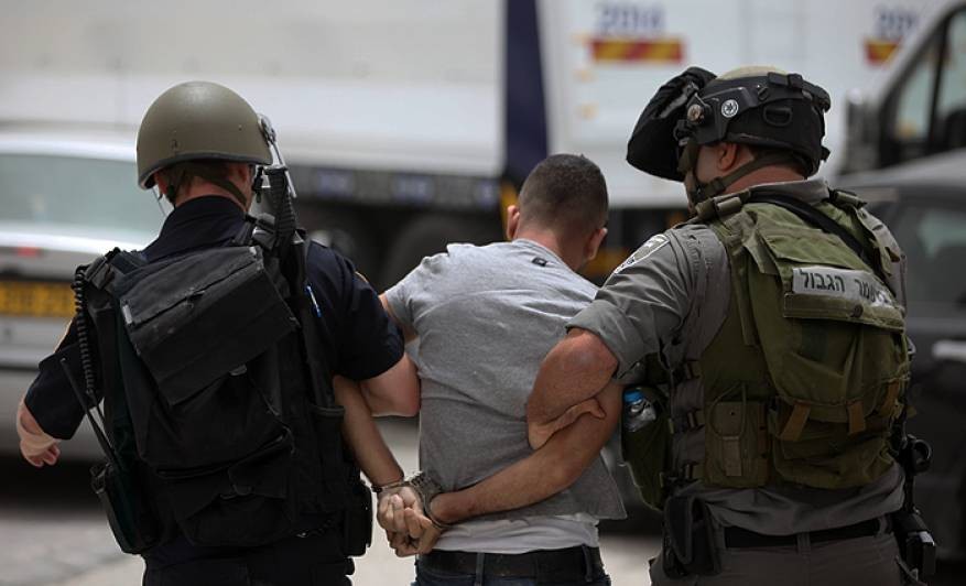القدس: الاحتلال الإسرائيلي يعتقل 4 شبان من بلدة شعفاط