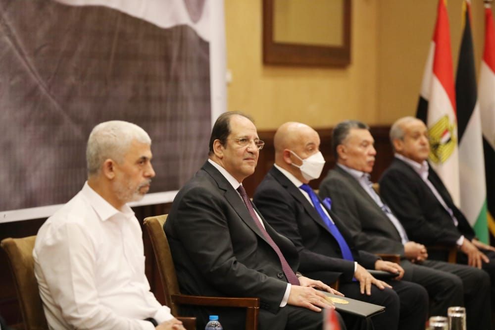 مزهر يكشف فحوى اجتماع رئيس المخابرات المصرية مع قادة الفصائل بقطاع غزة