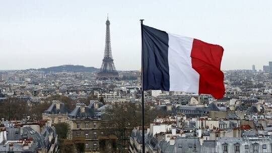 وزيرة فرنسية تطلب من الأئمة تزكية زواج المثليين.. ومسجد باريس يرد (فيديو)