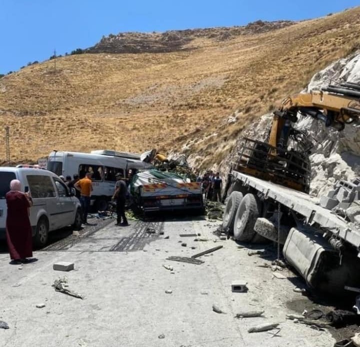 نابلس : وفاتان وخمس إصابات بحادث سير في منطقة الباذان