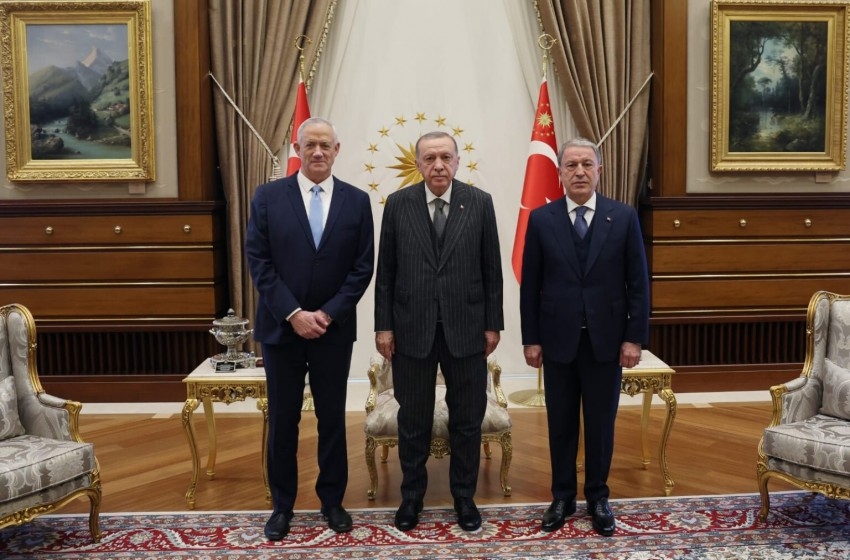غانتس يبحث مع الرئيس التركي سلسلة من القضايا الاستراتيجية
