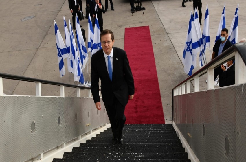 الرئيس الإسرائيلي يطير إلى أوكرانيا في أول زيارة رسمية له