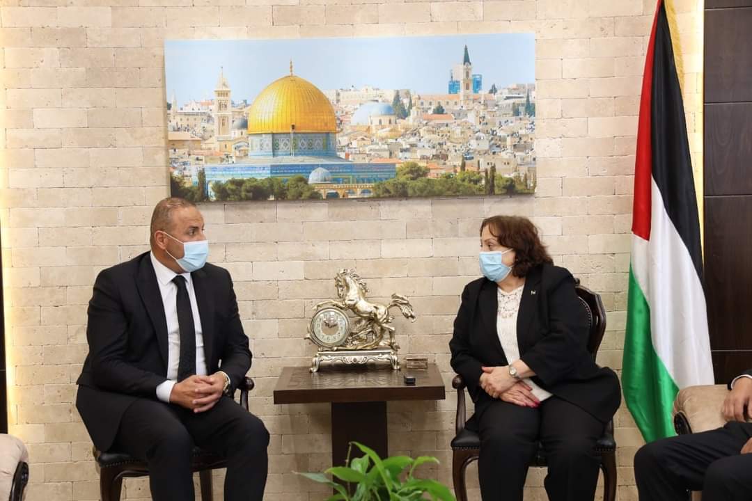 وزيرة الصحة تستقبل نقيب المحامين الفلسطينيين (صور) 