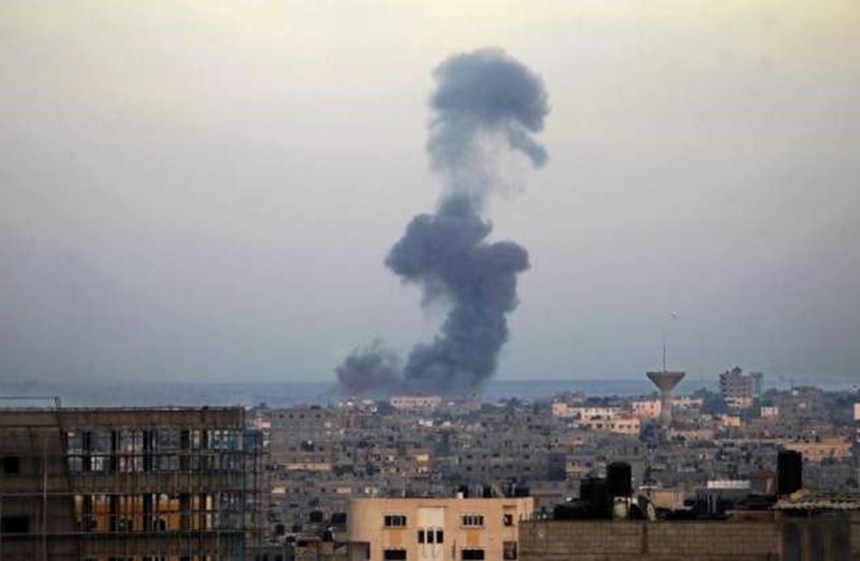 طائرات الاحتلال الإسرائيلي تشن غارات جنوب القطاع