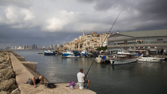 الاحتلال يغلق ميناء يافا بعد اكتشاف صاروخ في المياه