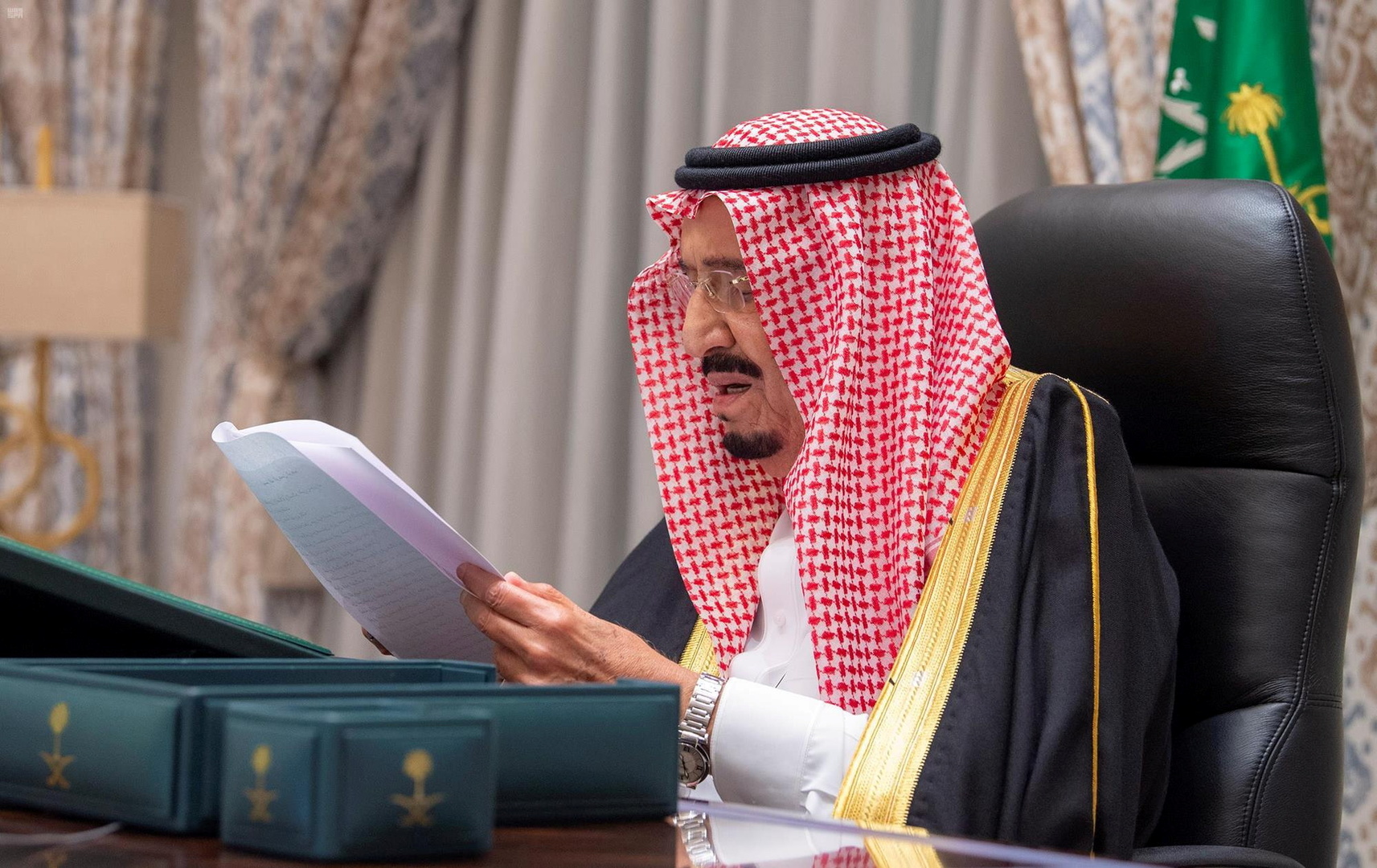 الملك السعودي يمنح أوسمة لـ92 مواطناً لتبرعهم بأحد أعضائهم