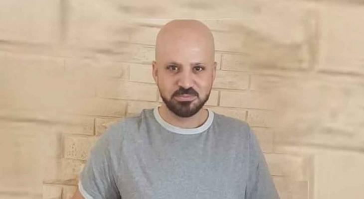 الأسير شادي أبو عكر يعلق إضرابه عن الطعام