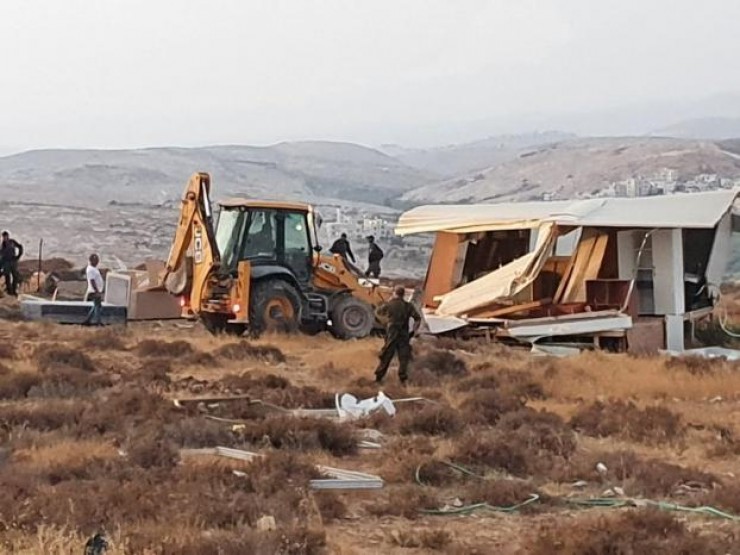 بيت لحم: قوات الاحتلال تهدم غرفتين سكنيتين في قرية أرطاس