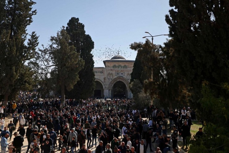 اوقاف القدس: نحو 70 ألفا يؤدون صلاة الجمعة بالمسجد الأقصى
