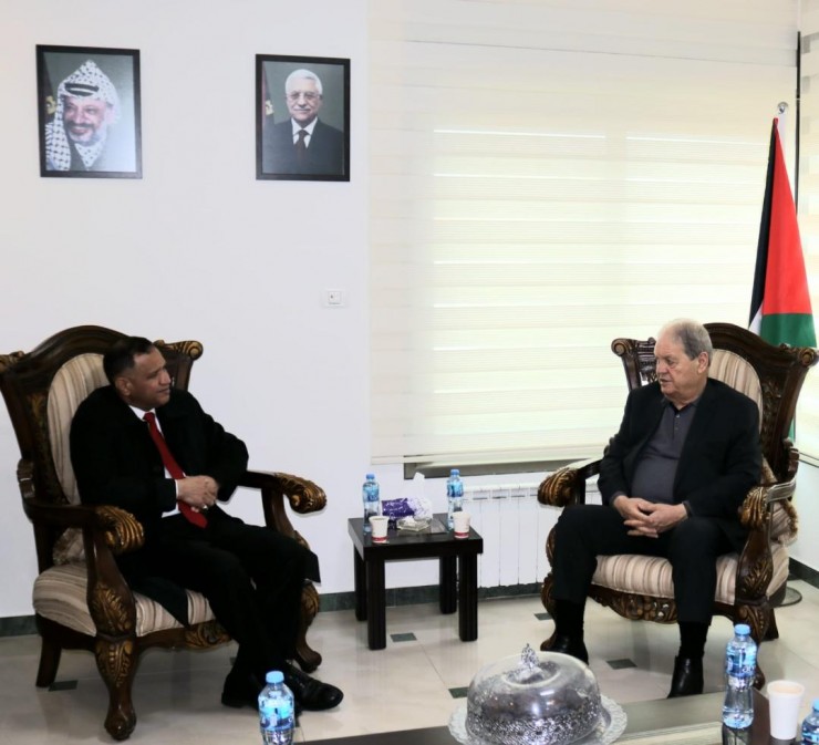 رئيس المجلس الوطني يلتقي القائم بأعمال سفارة سلطنة عمان 