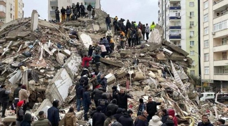 في حصيلة غير نهائية.. عدد ضحايا الزلزال في تركيا وسوريا يتجاوز 2670 قتيلاً