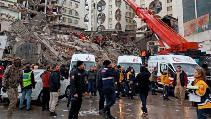 وفاة عائلة فلسطينية اخرى في غازي عنتاب التركية جراء الزلزال