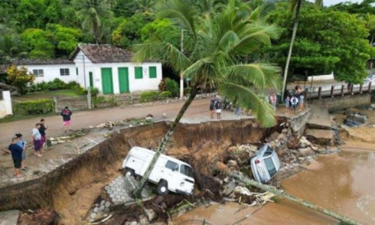 مقتل 36 على الأقل جراء فيضانات وانهيارات أرضية في البرازيل
