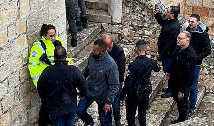 القدس: مستوطنان يحاولان الاعتداء على كنيسة 