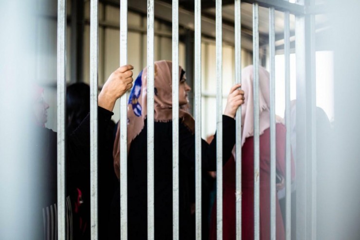 في يوم الأم....الاحتلال يعتقل 5 أمّهات في سجونه من بين 29 أسيرة
