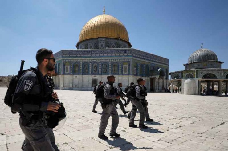 القدس: الاحتلال يقتحم المسجد الأقصى ويزيل يافطات تدعو إلى نصرته