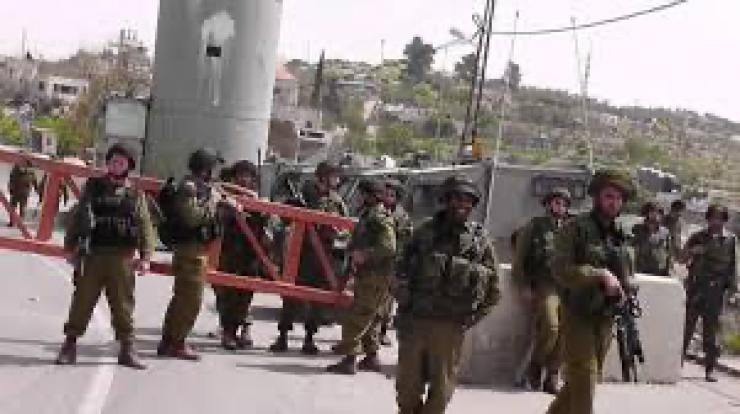 نابلس: الاحتلال يغلق عدة مداخل لقرية دير شرف بالسواتر الترابية