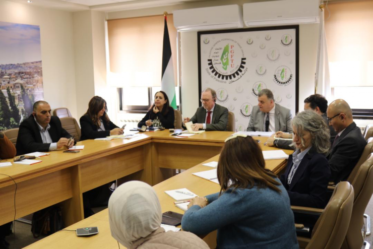 لجنة تقصي حقائق منظمة العمل الدولية تتسلم ورقة الحقائق المتعلقة بانتهاكات العمال الفلسطينيين داخل إسرائيل