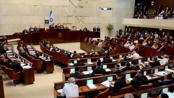الكنيست الإسرائيلي يصادق على قانون يشرعن التفتيش دون أمر قضائي